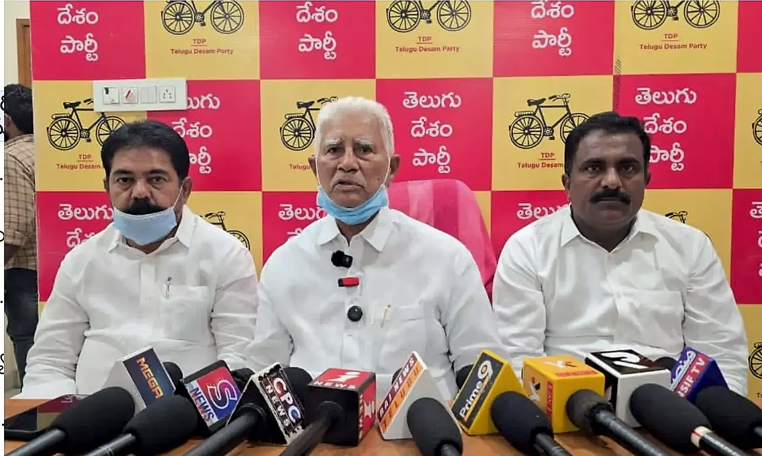 వైఎస్సార్‌సీపీ పాలనలో రాష్ట్ర ఆర్థిక వ్యవస్థ దెబ్బతింది: ఎమ్మెల్యే వరదరాజుల రెడ్డి