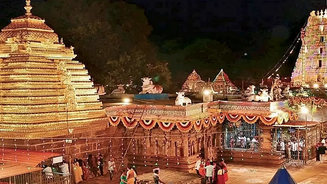 శ్రీశైలంలో మల్లికార్జున స్వామికి సహస్రదీపార్చన సేవ