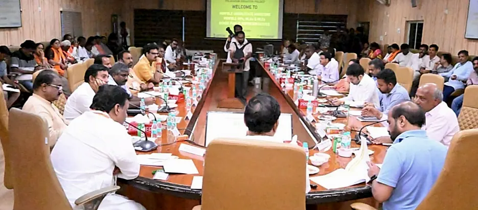 పోలవరం అభివృద్ధి పనులపై సమీక్షా సమావేశం