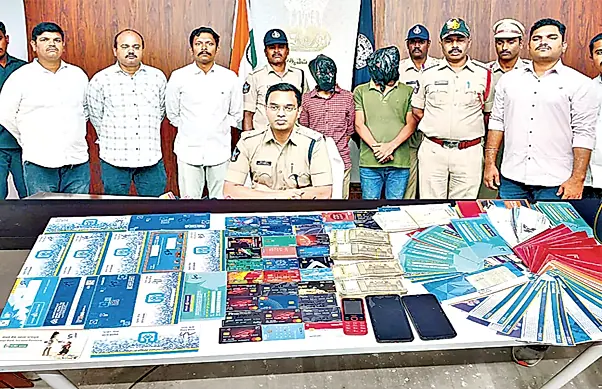 డాలర్ల మాయలో రూ.21 లక్షలు కాజేసిన సైబర్ ముఠా