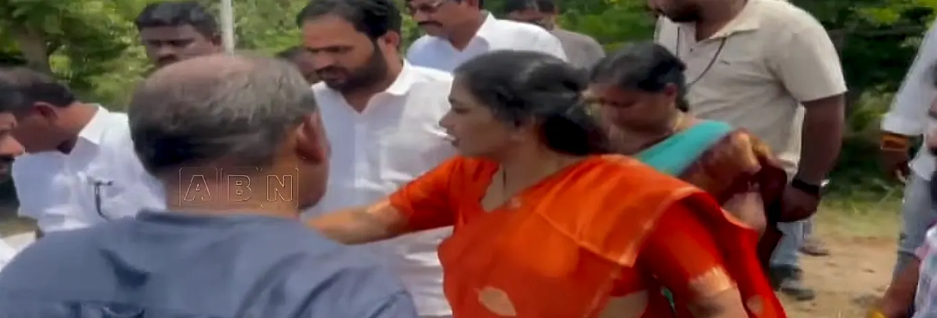 రోడ్డు ప్రమాద బాధితులకు అండగా నిలిచిన హోం మంత్రి అనిత