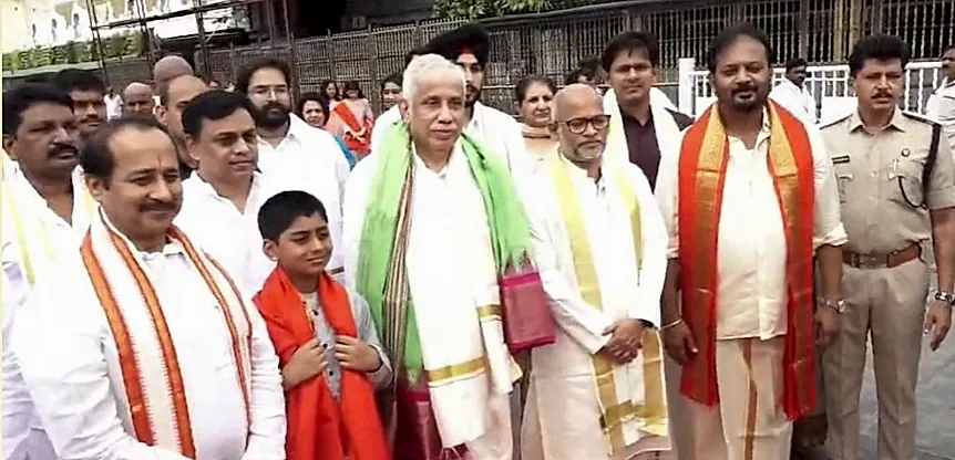 తిరుమల శ్రీవారి సన్నిధిలో గవర్నర్ అబ్దుల్ నజీర్