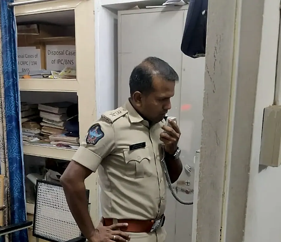 అర్ధరాత్రి ఎస్పీ ఆకస్మిక తనిఖీలు