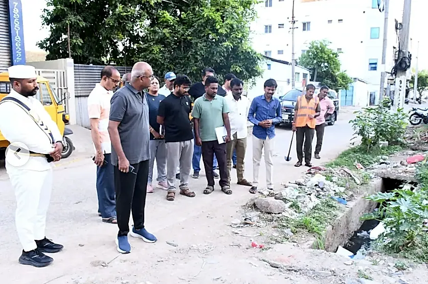 ఉద్యానవనాల అభివృద్ధికి సమగ్ర ప్రణాళికలు : కమిషనర్ చల్లా ఓబులేసు