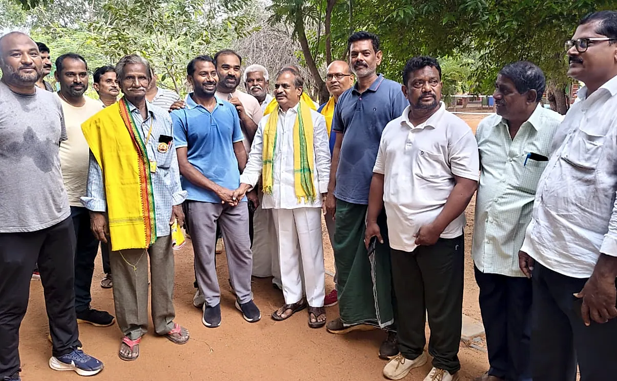 ఇంటింటికి తెలుగుదేశం కార్యక్రమంలో మల్లెల లింగారెడ్డి పర్యటన