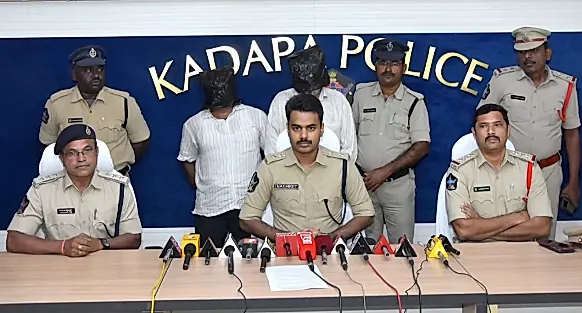 నకిలీ కారుణ్య నియామకాల మోసం: కడపలో ఇద్దరు అరెస్ట్