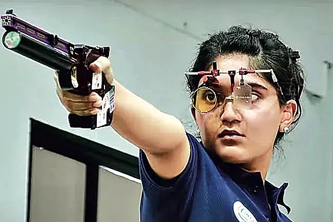 మహిళల 25 మీటర్ల పిస్టల్లో ప్రపంచ నం.1గా ఇషా సింగ్