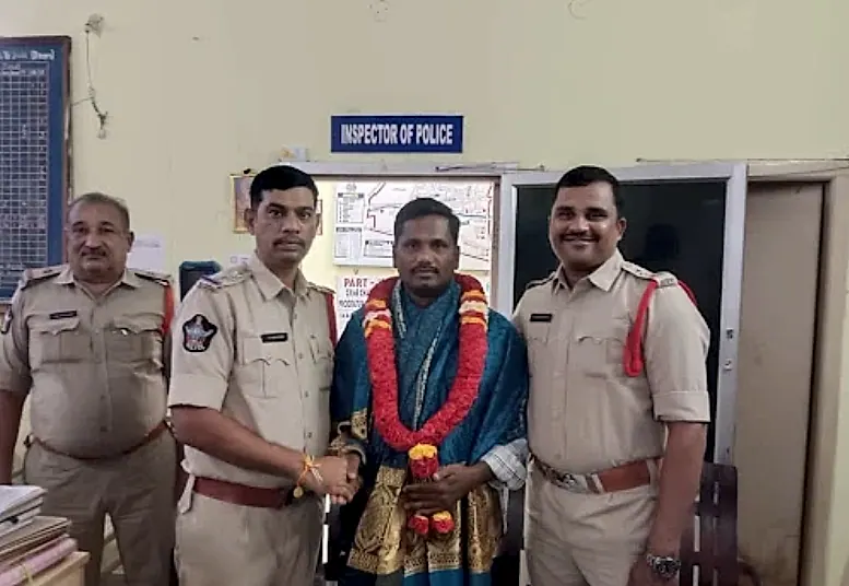 ప్రొద్దుటూరు 1-టౌన్ ఎస్సై శ్రీనివాసులకు ఘన వీడ్కోలు