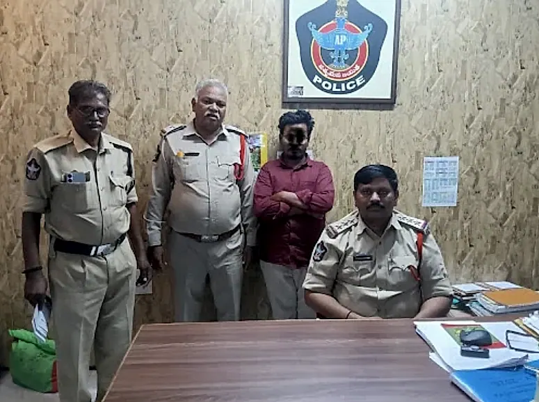 ప్రొద్దుటూరు MRO కార్యాలయంలో నకిలీ డి-పారాల:చెన్నంరాజుపల్లె వ్యక్తి అరెస్ట్