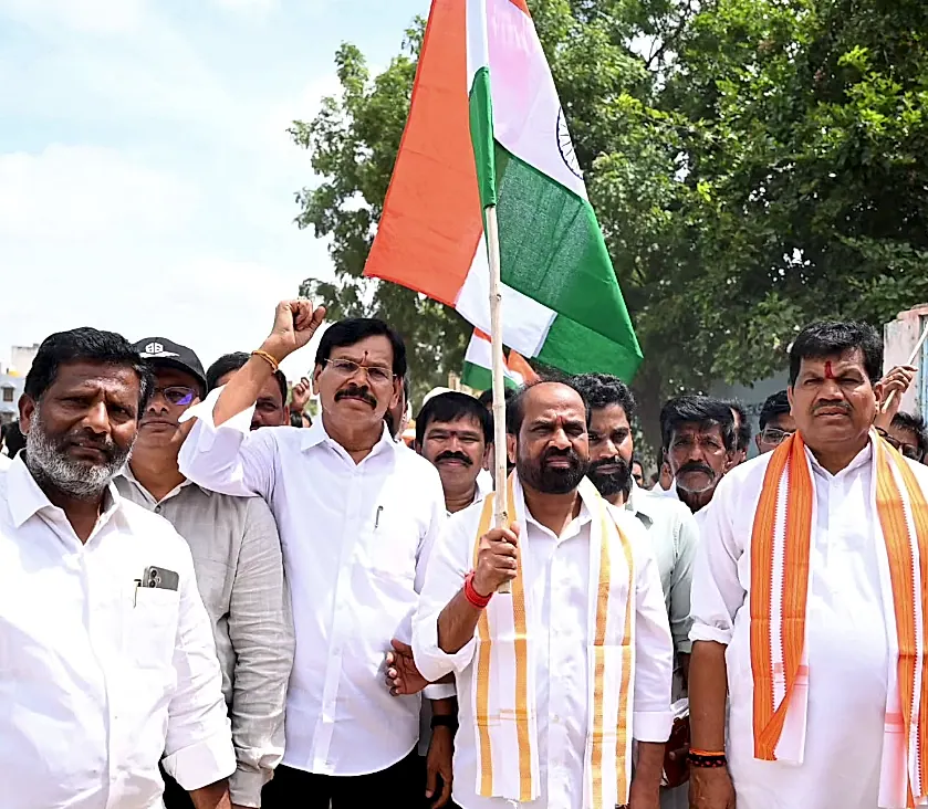ధర్మవరంలో తిరంగా యాత్రలో పాల్గొన్న ప్రజాప్రతినిధి