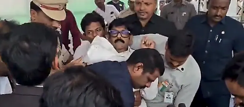 తిరుపతి స్వాతంత్ర్య వేడుకల్లో మంత్రి ఆనం రామనారాయణరెడ్డి అస్వస్థత