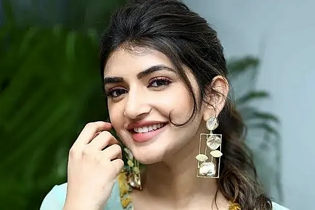 శ్రీలీల కెరీర్లో వరుస ఆటంకాలు.. బాలీవుడ్ డెబ్యూ కూడా సందిగ్ధంలోనే