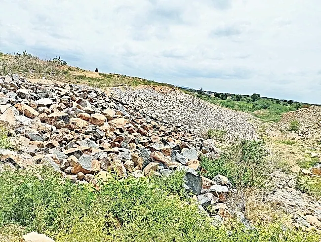 జిల్లేడుబండ జలాశయంపై రైతుల్లో ఆందోళన