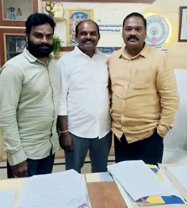 ప్రొద్దుటూరు అర్బన్ సచివాలయ ఉద్యోగుల సమస్యపై స్పందించిన కమిషనర్