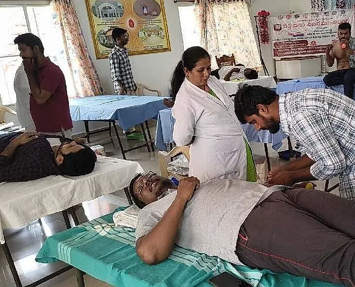 రక్తదానం చేసి ప్రాణాలు కాపాడాలని పిలుపు