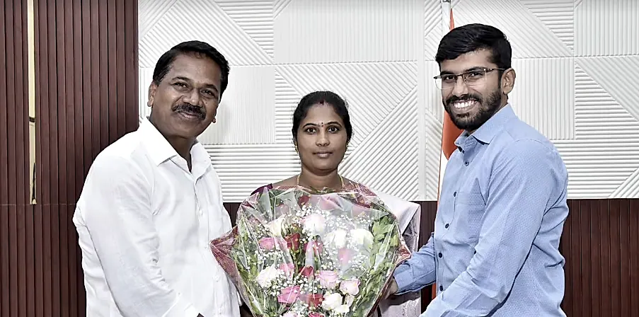 జిల్లా కలెక్టర్‌ను మర్యాదపూర్వకంగా కలిసిన ఎమ్మెల్సీ దలవాయి రమాదేవి