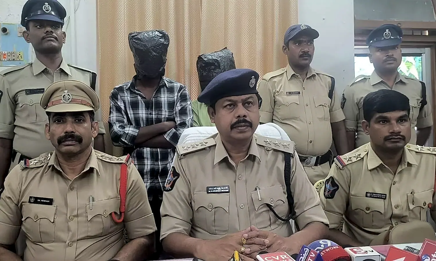 సంబేపల్లి హత్య కేసులో ఇద్దరు నిందితుల అరెస్ట్