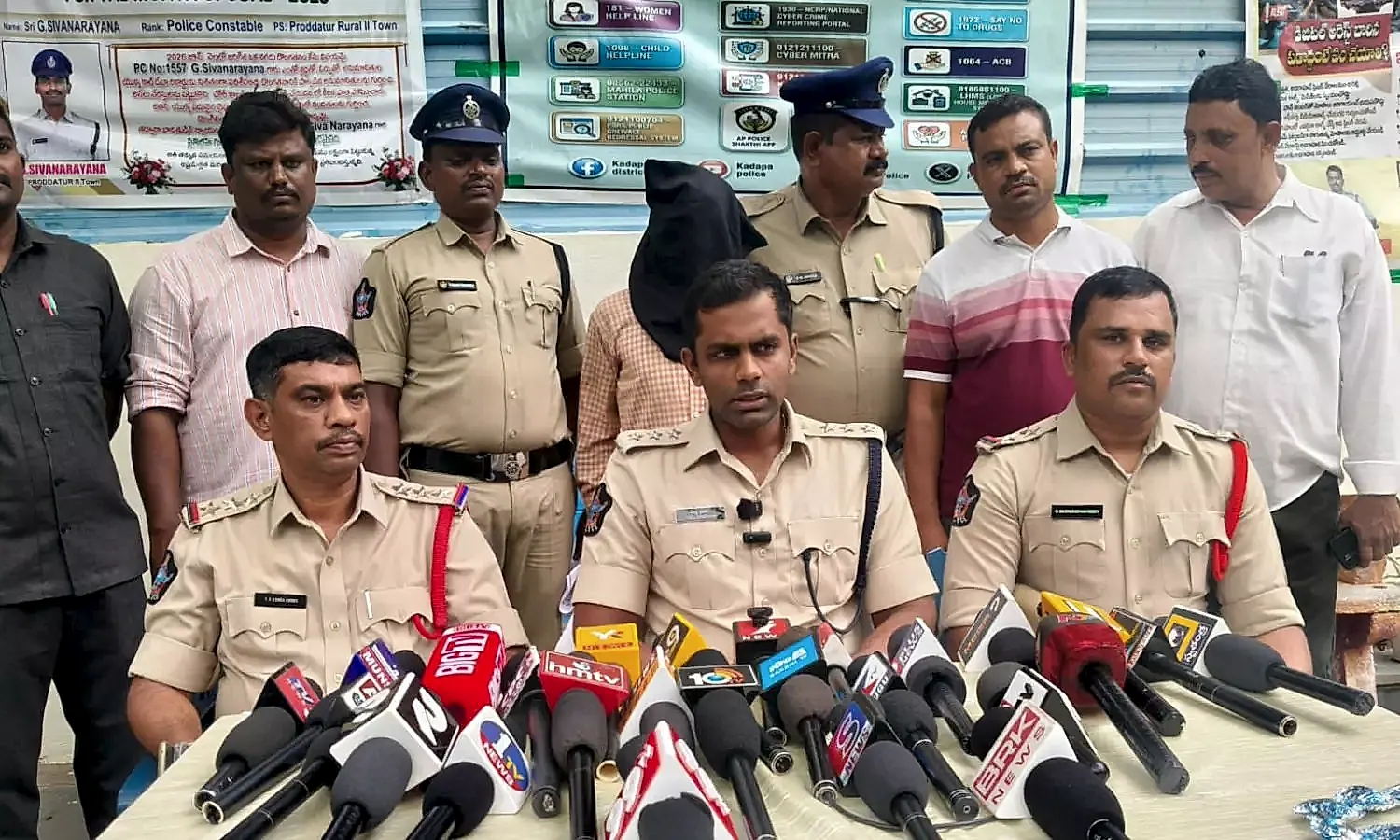 ప్రొద్దుటూరులో ఐస్‌క్రీమ్ వేషంలో గంజాయి చాక్లెట్లు విక్రయం –  వ్యక్తి అరెస్ట్