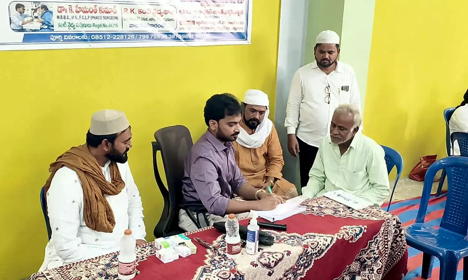 ఎమ్మిగనూరు సమీపంలో సయ్యద్ బాబా ఫరీద్ దర్గాలో ఉచిత కంటి వైద్య శిబిరం