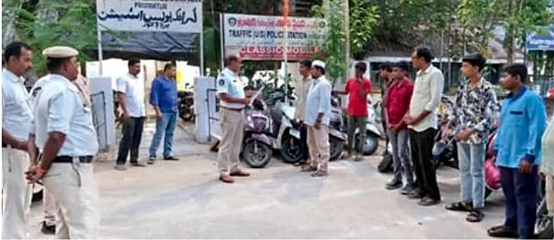 మైనర్ల డ్రైవింగ్‌పై పొద్దుటూరు ట్రాఫిక్ పోలీసుల ప్రత్యేక డ్రైవ్