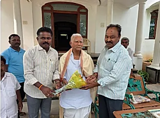 ప్రొద్దుటూరు హౌసింగ్ AE మర్యాదపూర్వకంగా ఎమ్మెల్యే వరదరాజుల రెడ్డిని కలిశారు