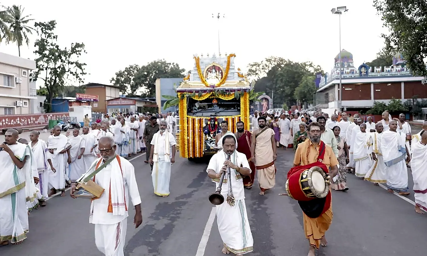 శ్రీశైలంలో పౌర్ణమి గిరిప్రదక్షిణ ఘనంగా