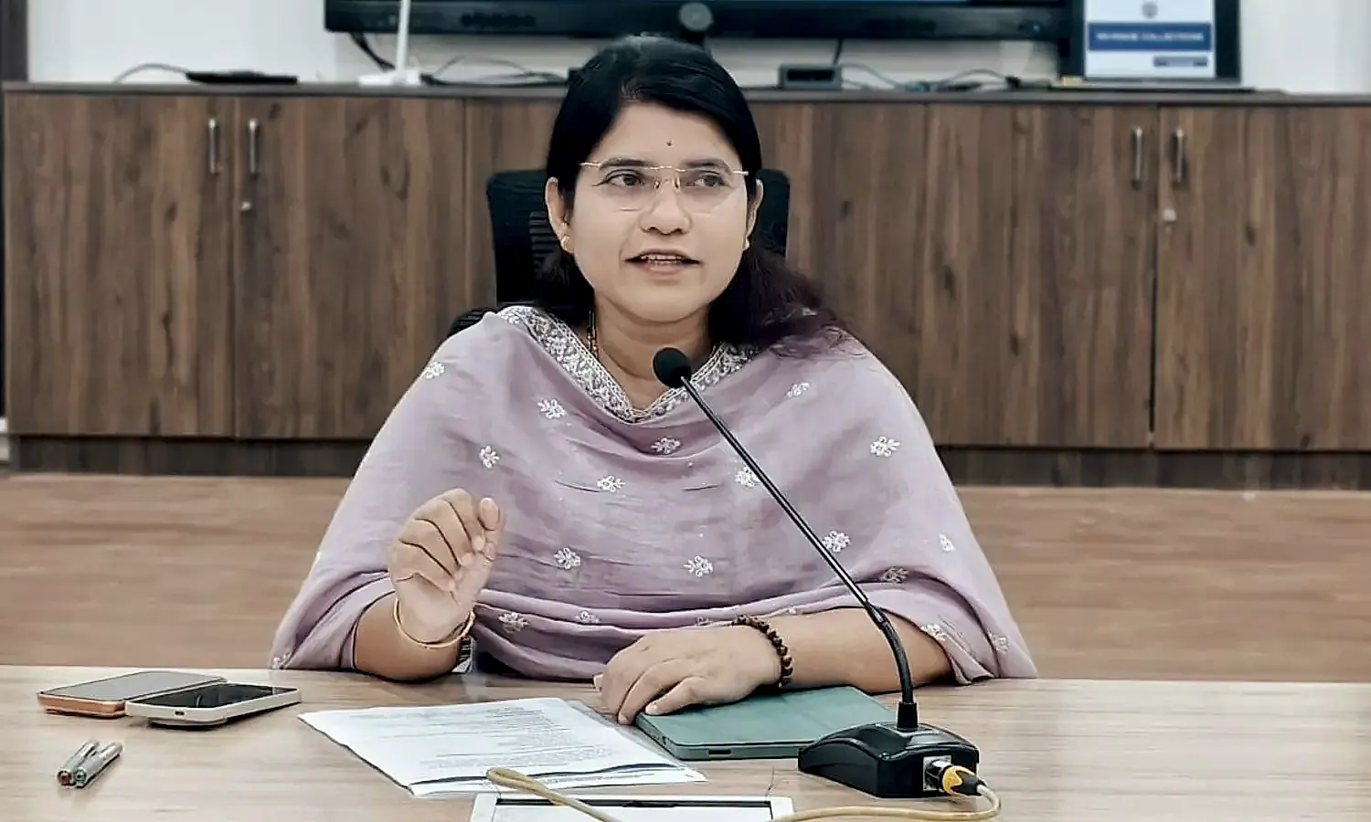 రెవెన్యూ లక్ష్యాల సాధనపై జిల్లా స్థాయి సమీక్ష