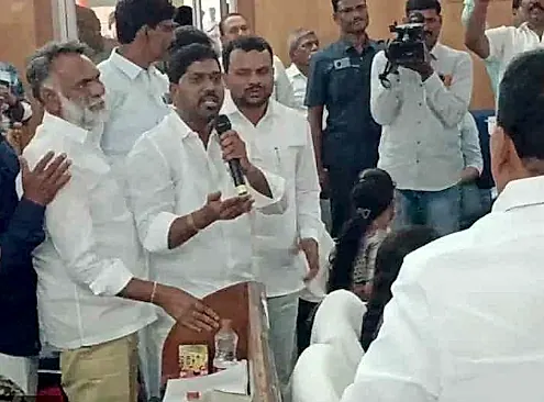 అనంత జడ్పీ సమావేశంలో ఎంపీ, ఎమ్మెల్యే – జడ్పీటీసీల మధ్య వాగ్వాదం