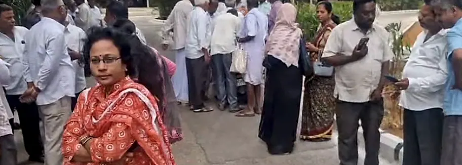 మదనపల్లి కలెక్టరేట్ ఎదుట రేషన్ డీలర్ల ఆందోళన