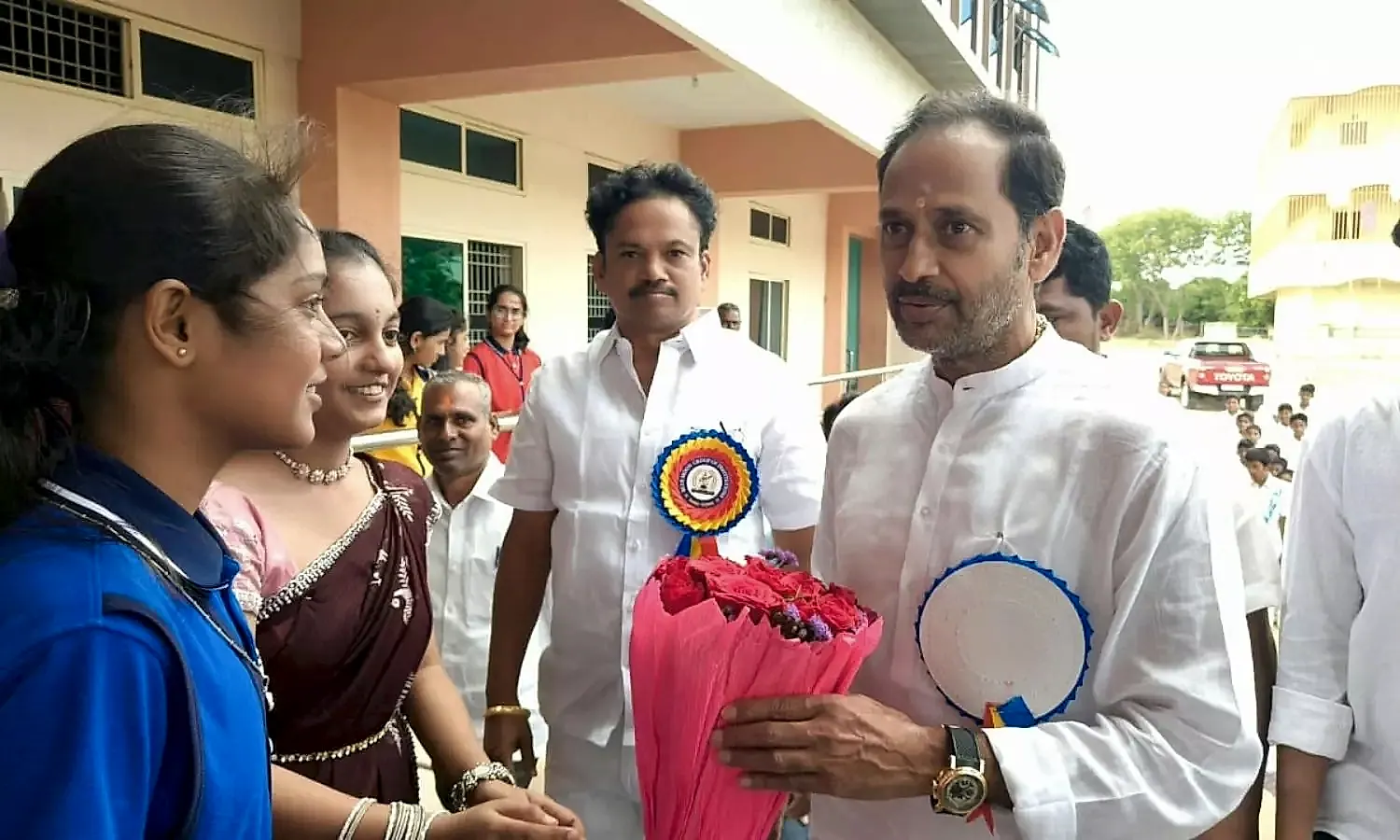 బ్లూ మూన్ ఇన్స్టిట్యూషన్స్లో జాతీయ క్రీడా దినోత్సవ వేడుకలు