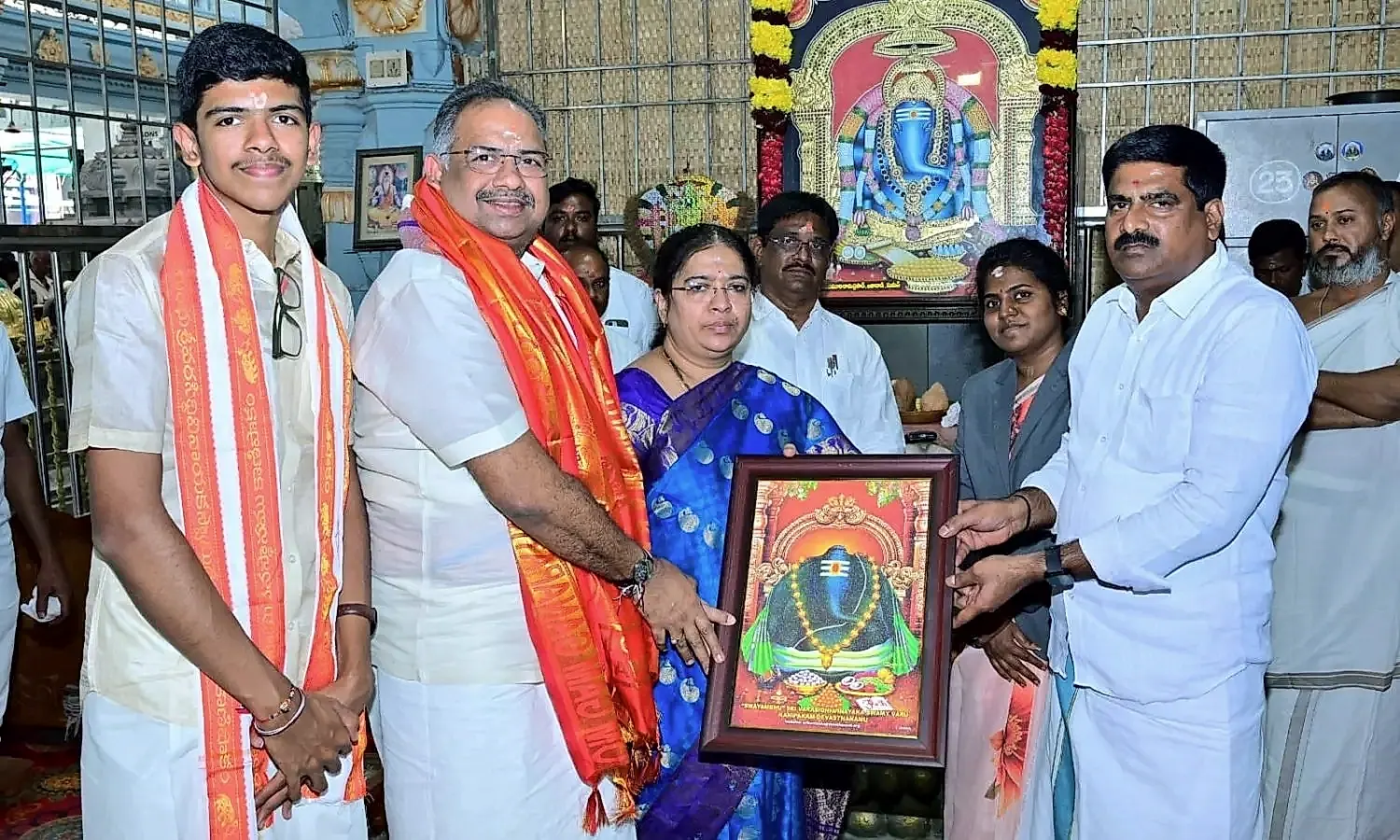 కాణిపాకం శ్రీ వరసిద్ధి వినాయక స్వామి దర్శించిన హైకోర్టు న్యాయమూర్తి