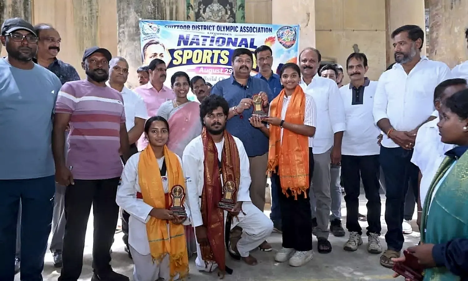 క్రీడలు మానసిక ఉల్లాసానికి దోహదం: ఎమ్మెల్యే గురజాల జగన్మోహన్