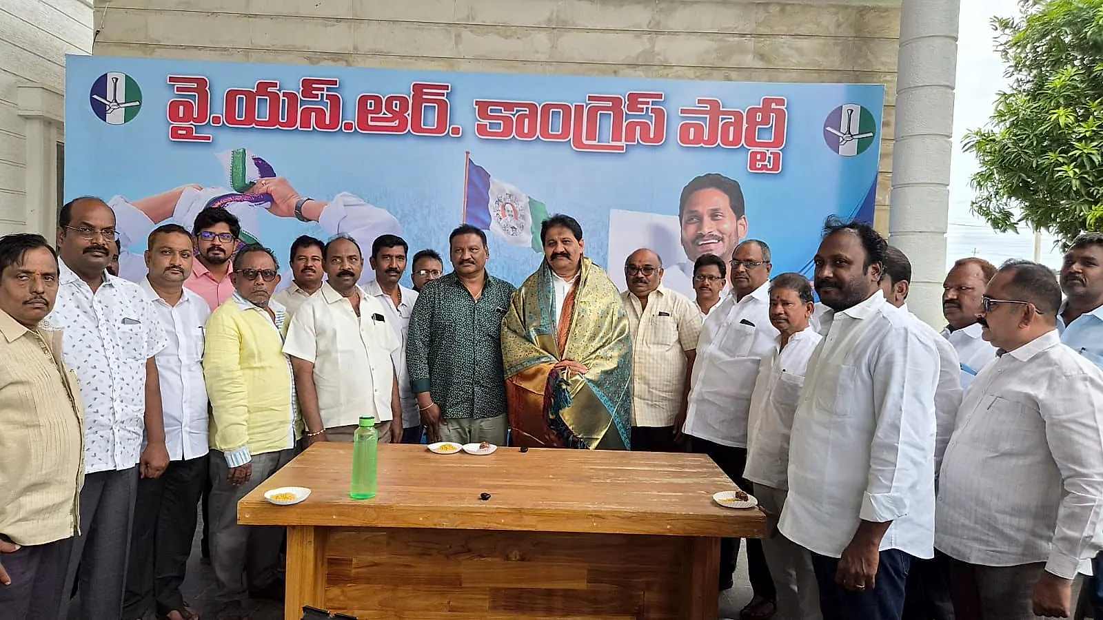 రాచమల్లు శివ ప్రసాద్ రెడ్డిని సత్కరించిన ప్రొద్దుటూరు బంగారు వ్యాపారులు