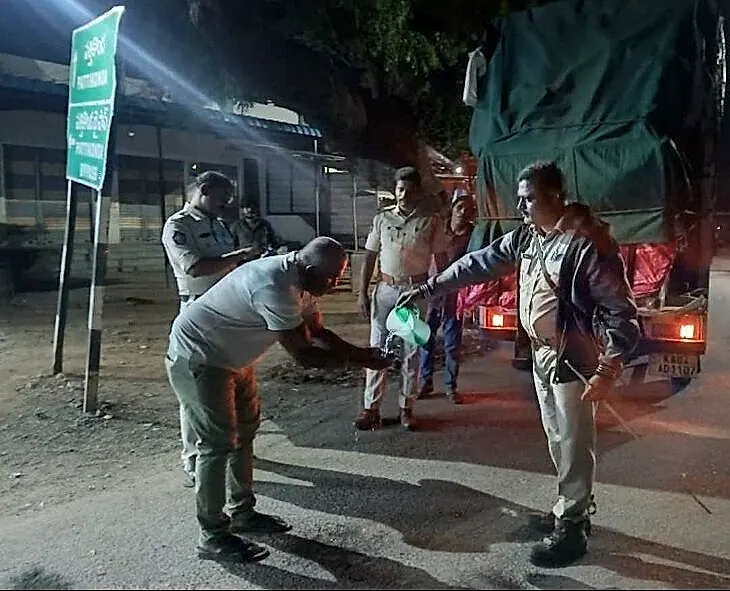 కర్నూలులో ‘స్టాప్.. వాష్ అండ్ గో’ కార్యక్రమం
