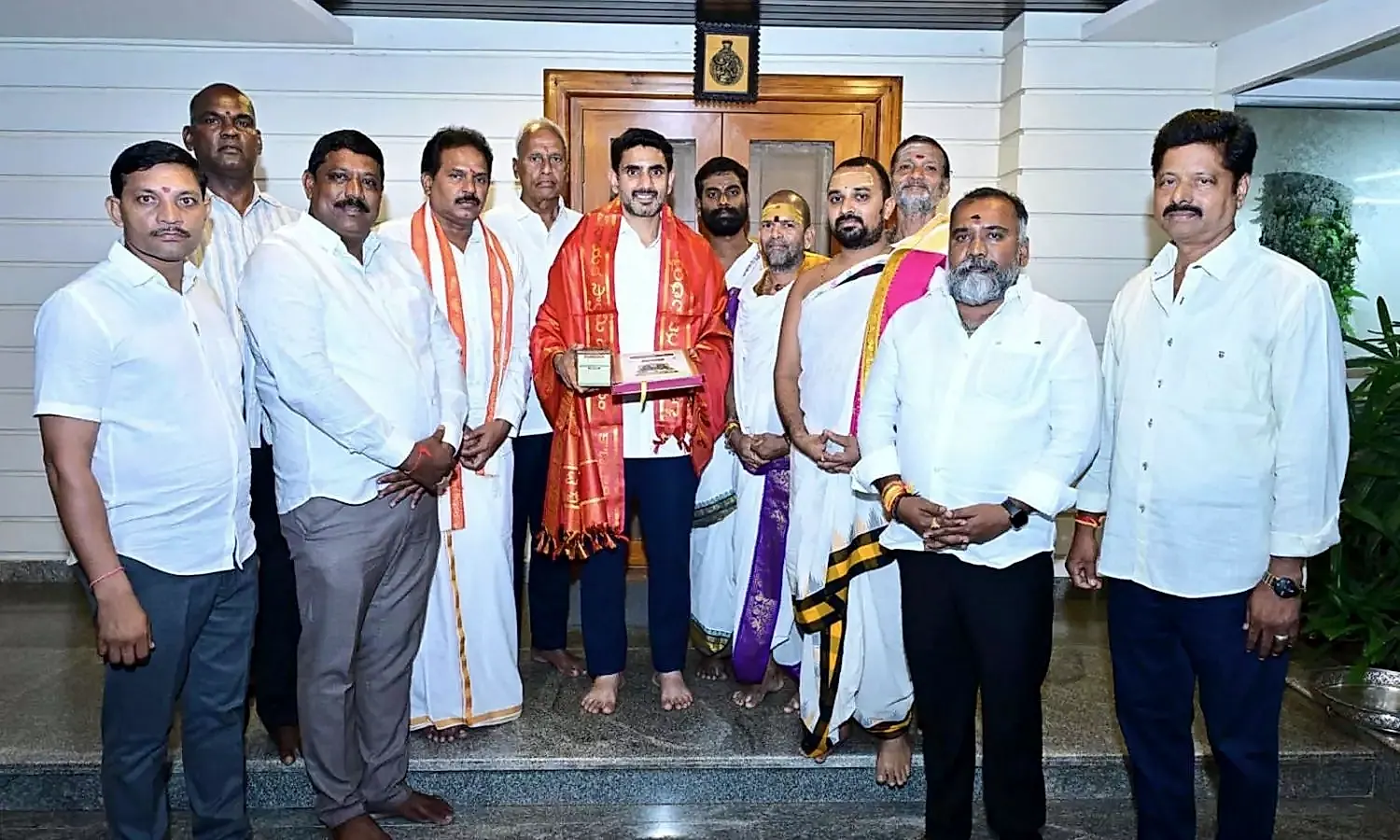 కాణిపాకం బ్రహ్మోత్సవాలకు మంత్రి నారా లోకేష్కు ఆహ్వానం