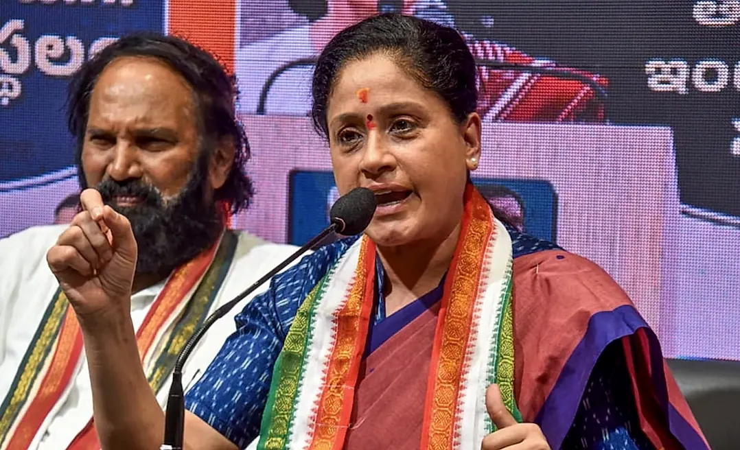 తెలంగాణ కేబినెట్‌లో మార్పుల సంకేతాలు.. రాములమ్మకు మంత్రి పదవి అవకాశమా?
