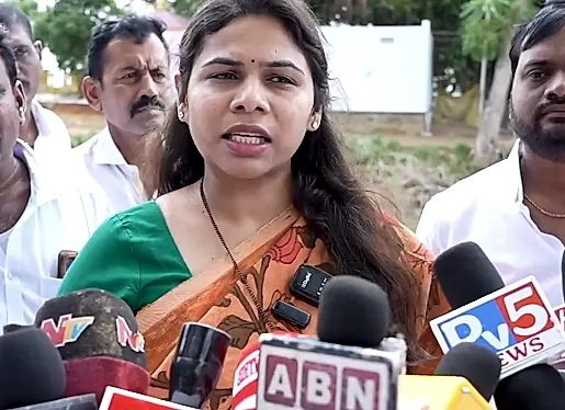 నీళ్ల పేరుతో మొసలి కన్నీళ్లు.. వైసీపీపై గంగుల కమలాకర్ పై విమర్శలు