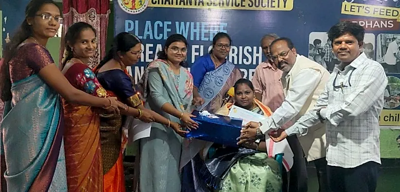 చైతన్య స్వచ్ఛంద సేవా సంస్థలో ఘనంగా ఉపాధ్యాయ దినోత్సవ వేడుకలు
