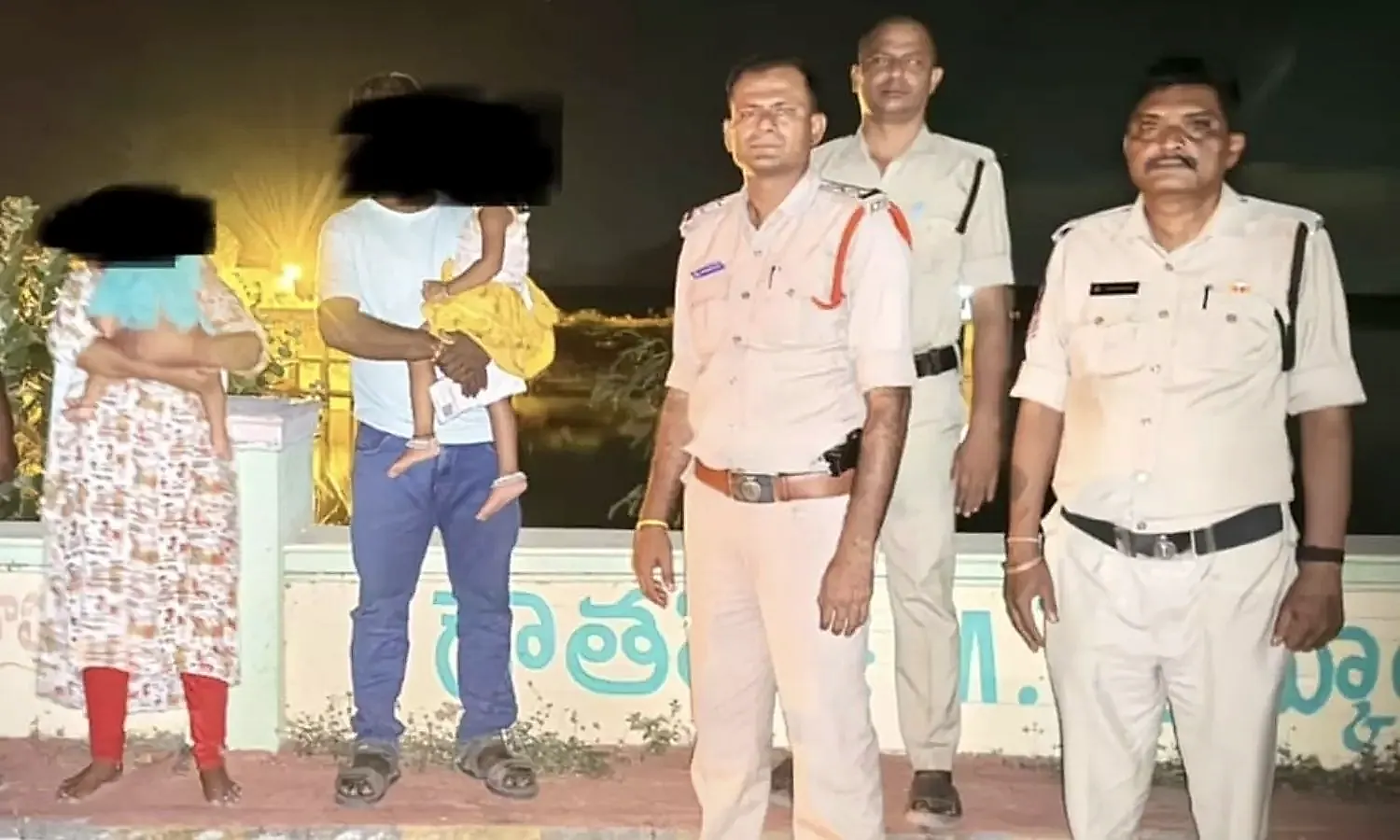 సమయస్ఫూర్తితో ముగ్గురు ప్రాణాలు కాపాడిన గాలివీడు ఎస్ఐకి ఎస్పీ అభినందనలు