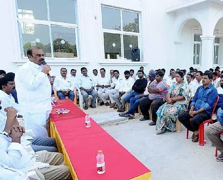 స్థానిక సంస్థల ఎన్నికల్లో వైసీపీ బలం చాటాలని పిలుపునిచ్చిన అనంత