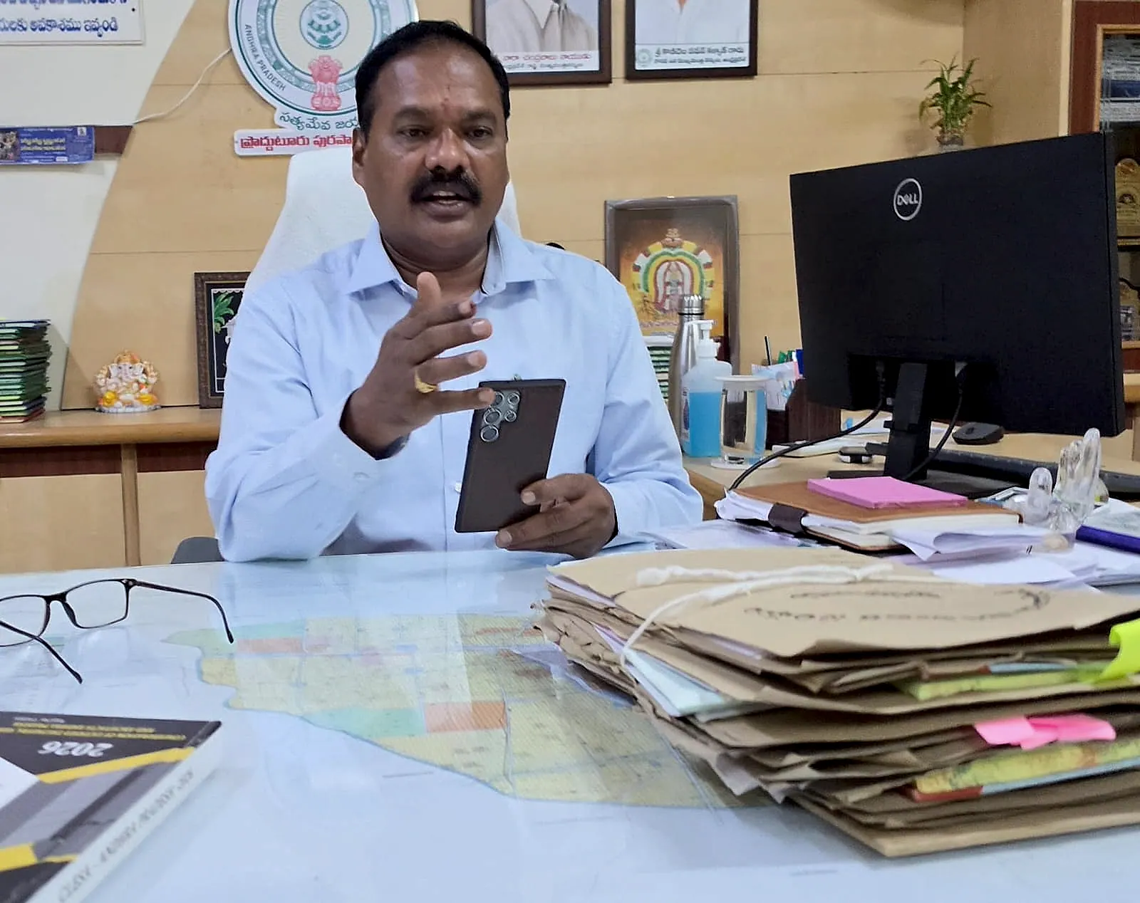 ఒక్క అర్హుడూ మిగలొద్దు: ఎన్టీఆర్ భరోసా పింఛన్లపై కమీషనర్ కఠిన సూచనలు