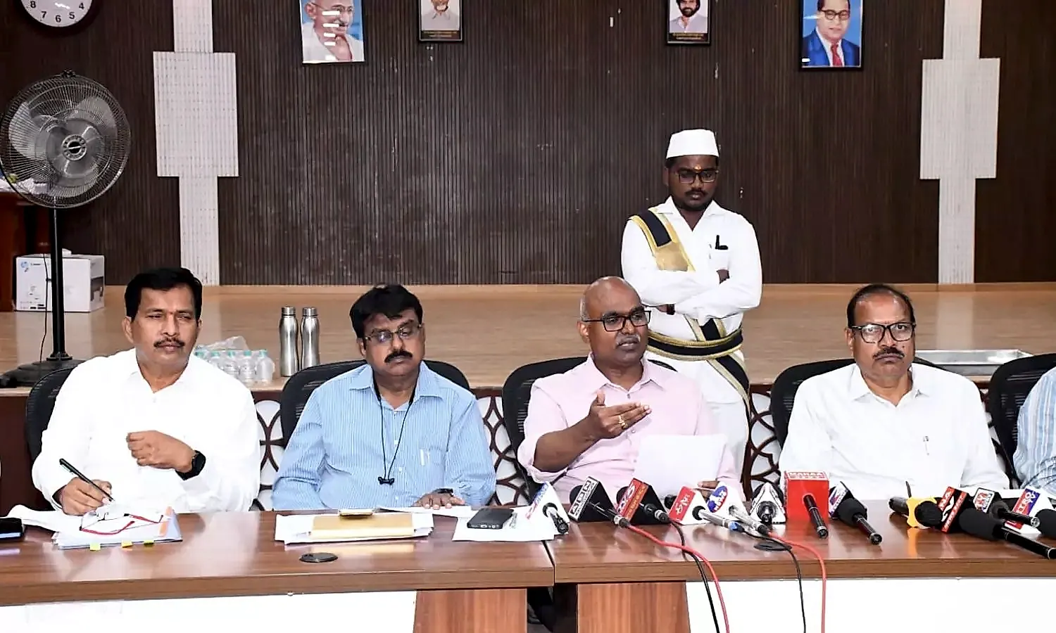కర్నూలులో చిన్న మట్టి విగ్రహాలతోనే వినాయక చవితి: కమిషనర్ విజ్ఞప్తి