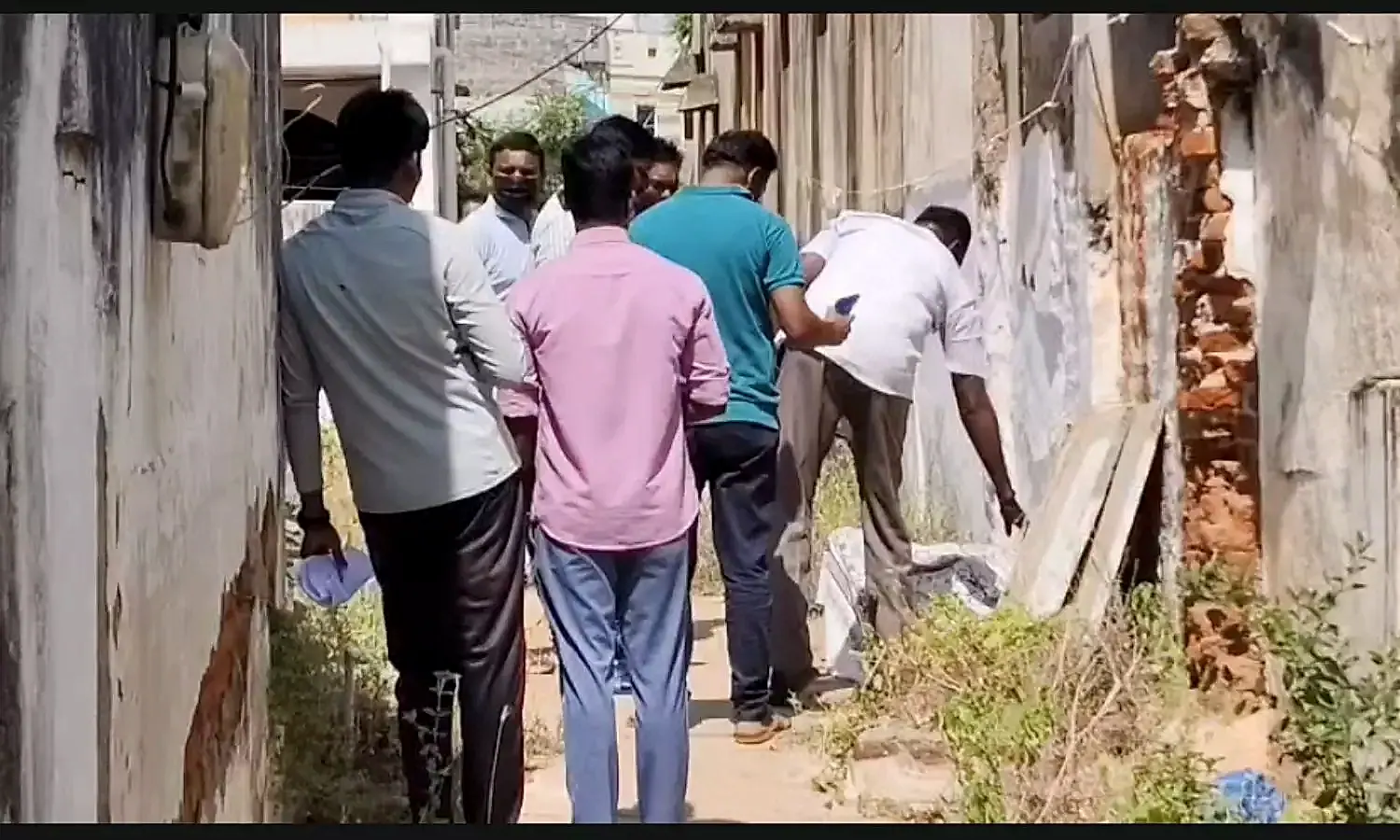 రైల్వే కోడూరులో వృద్ధురాలి అనుమానాస్పద మృతి, దోపిడీ కోణంలో దర్యాప్తు