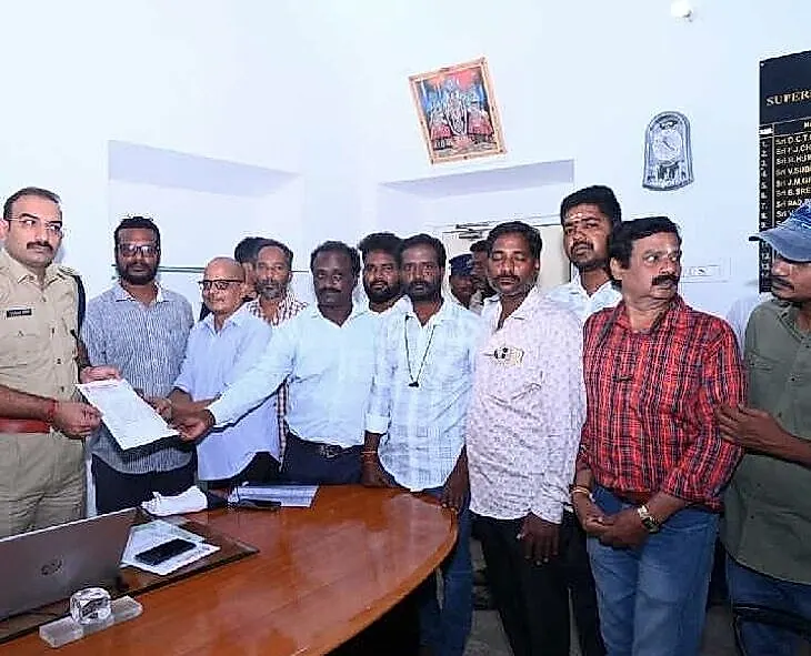 జర్నలిస్టులపై కేసులు ఎత్తివేయాలని APUWJ, చిత్తూరు ప్రెస్క్లబ్ డిమాండ్