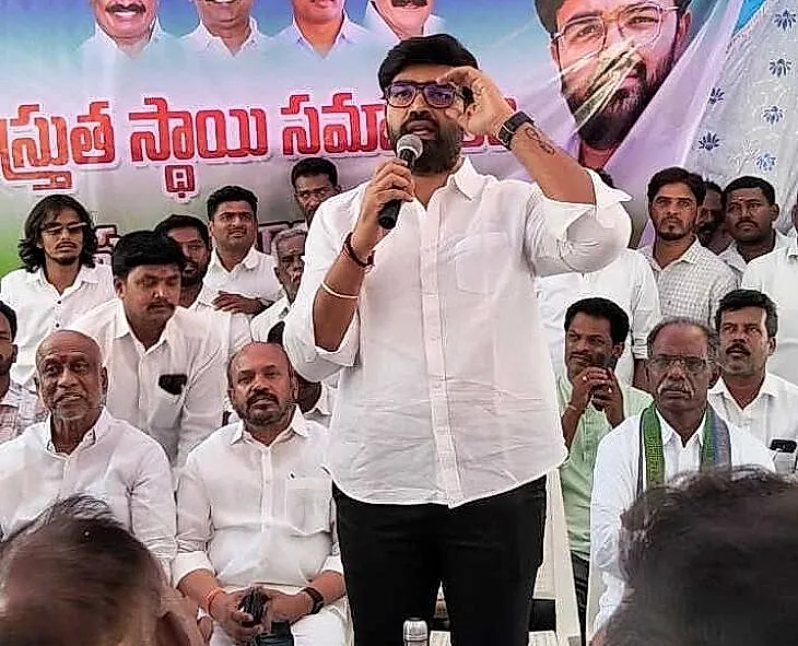 వైసీపీ MLC భరత్‌పై కేసు నమోదు
