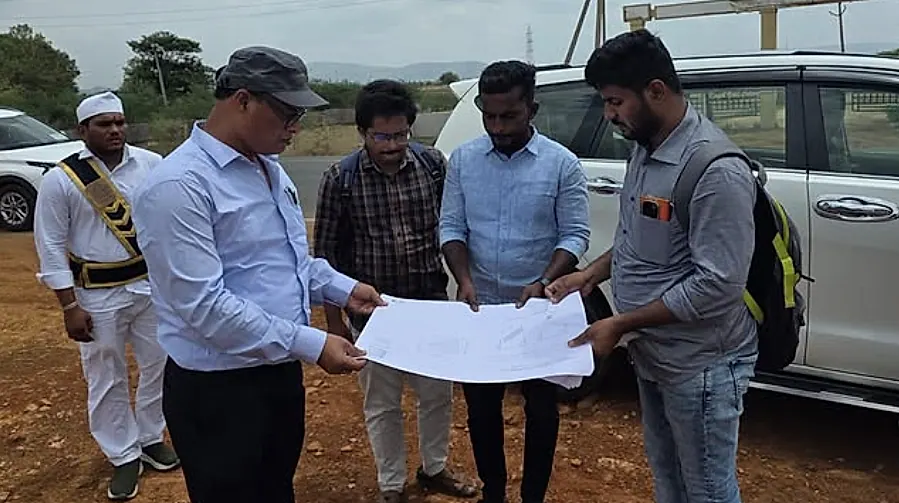 గణేశ్ విగ్రహాల నిమజ్జన ఏర్పాట్లపై కమిషనర్ భవాని ప్రసాద్ పరిశీలన