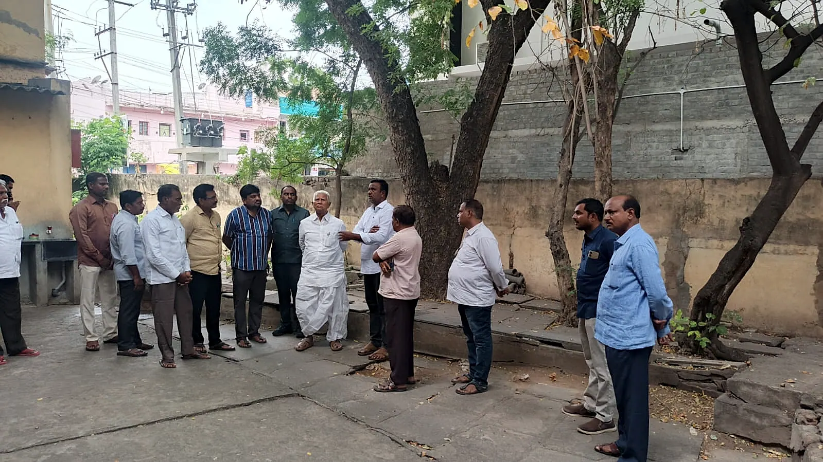 ప్రొద్దుటూరు మార్కెట్ యార్డ్ కమిటీ భవనాల పరిశీలన