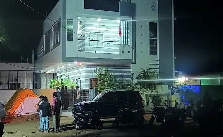 పులివెందులలో టీడీపీ వర్గపోరు భగ్గుమన్నది
