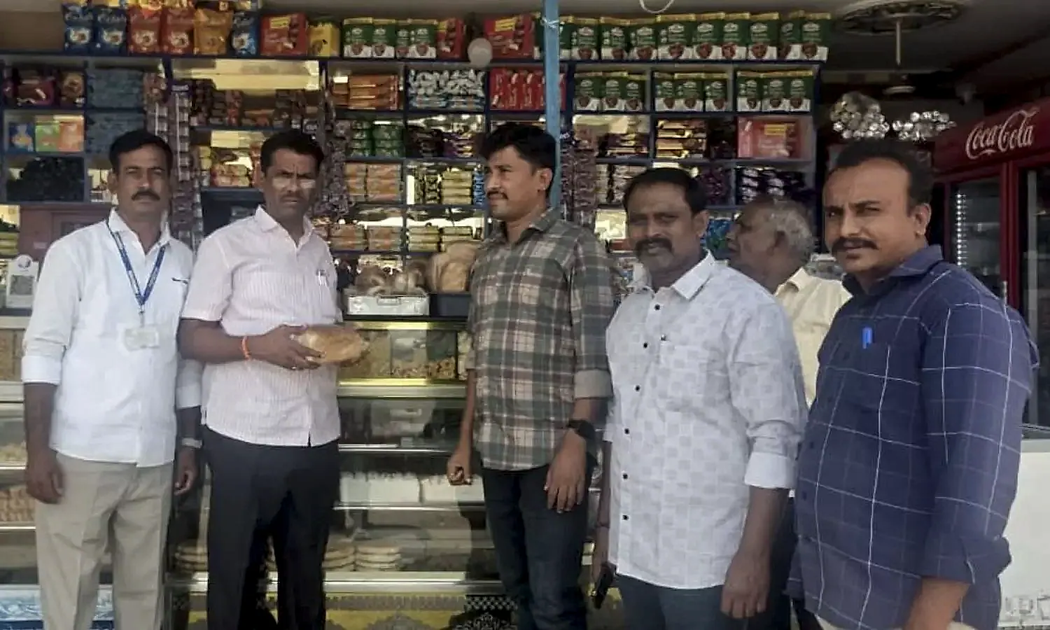 రాయచోటి మున్సిపాలిటీ పరిధిలో స్వీట్స్ దుకాణాలపై ఆకస్మిక దాడులు
