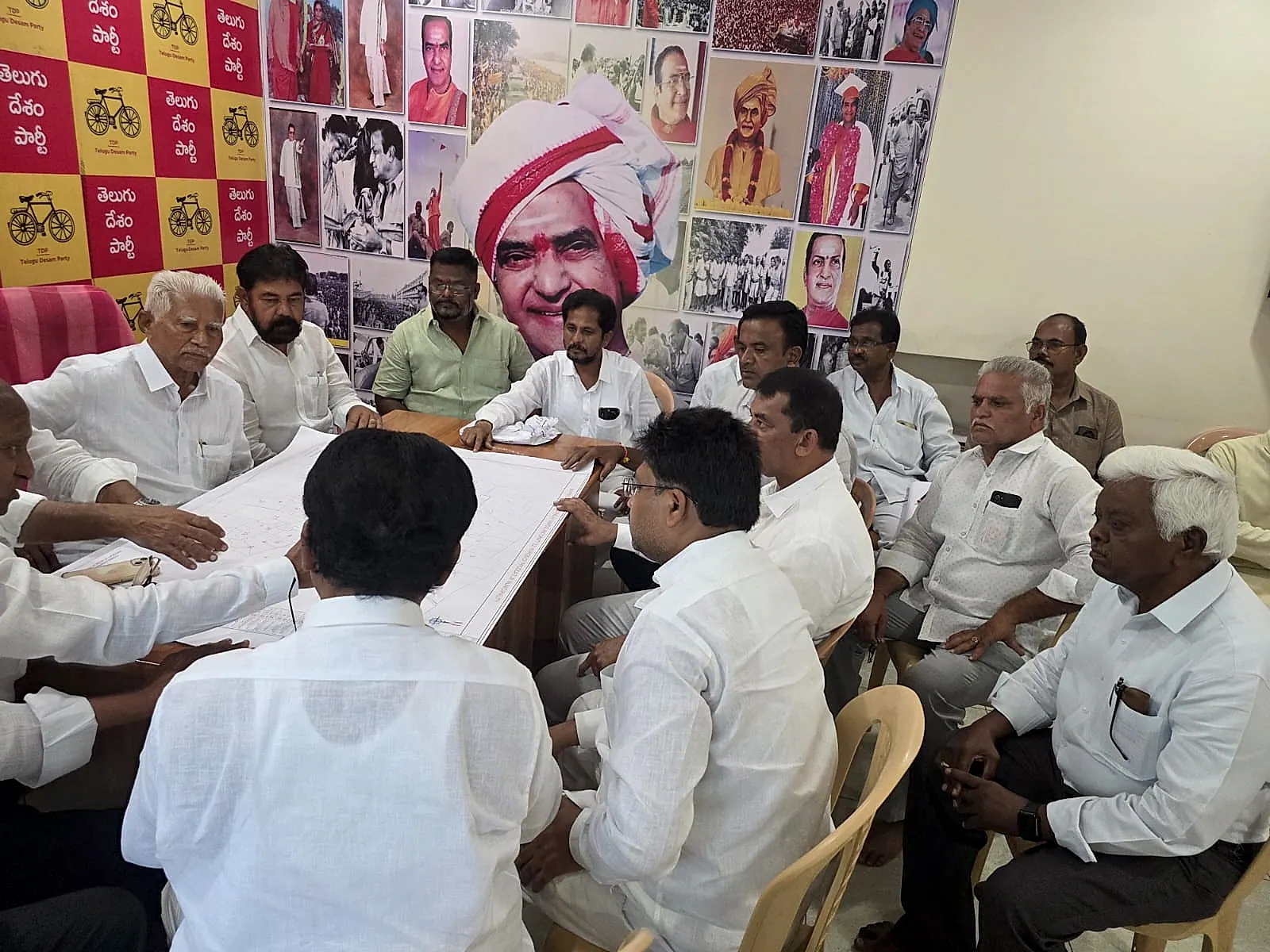 ప్రొద్దుటూరు టిడిపి కార్యాలయంలో క్యాడర్ సమావేశం